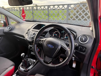 Used Ford Fiesta 2015 for sale - 76865642: Photo