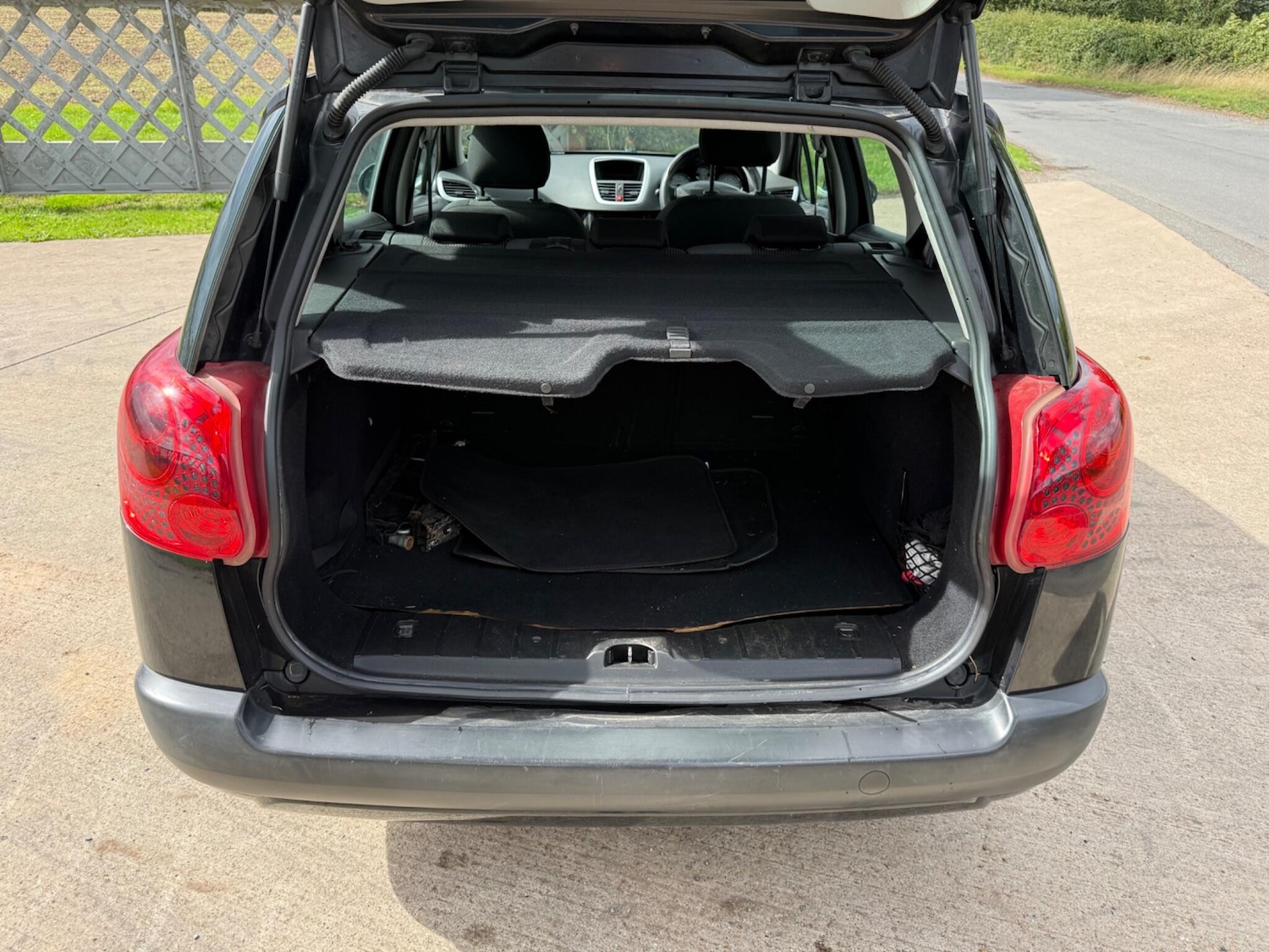 Used Peugeot 207 2010 for sale - 76370773: Photo 10