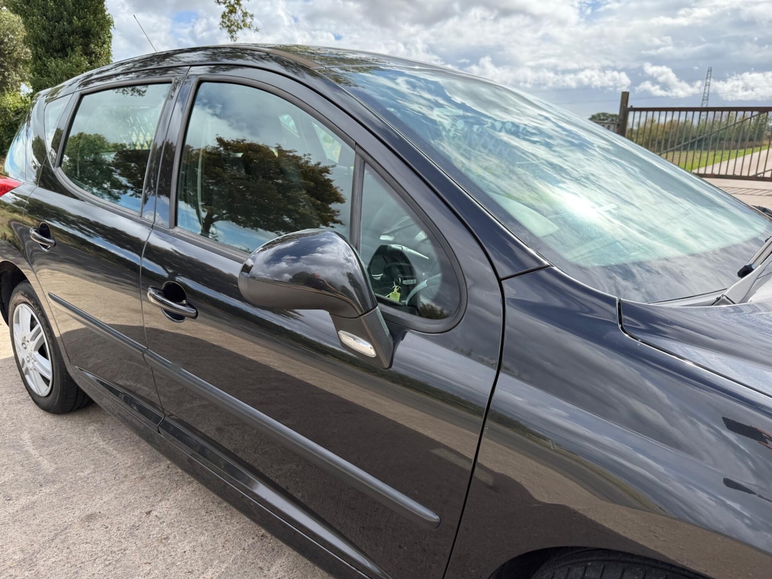 Used Peugeot 207 2010 for sale - 76370773: Photo 3