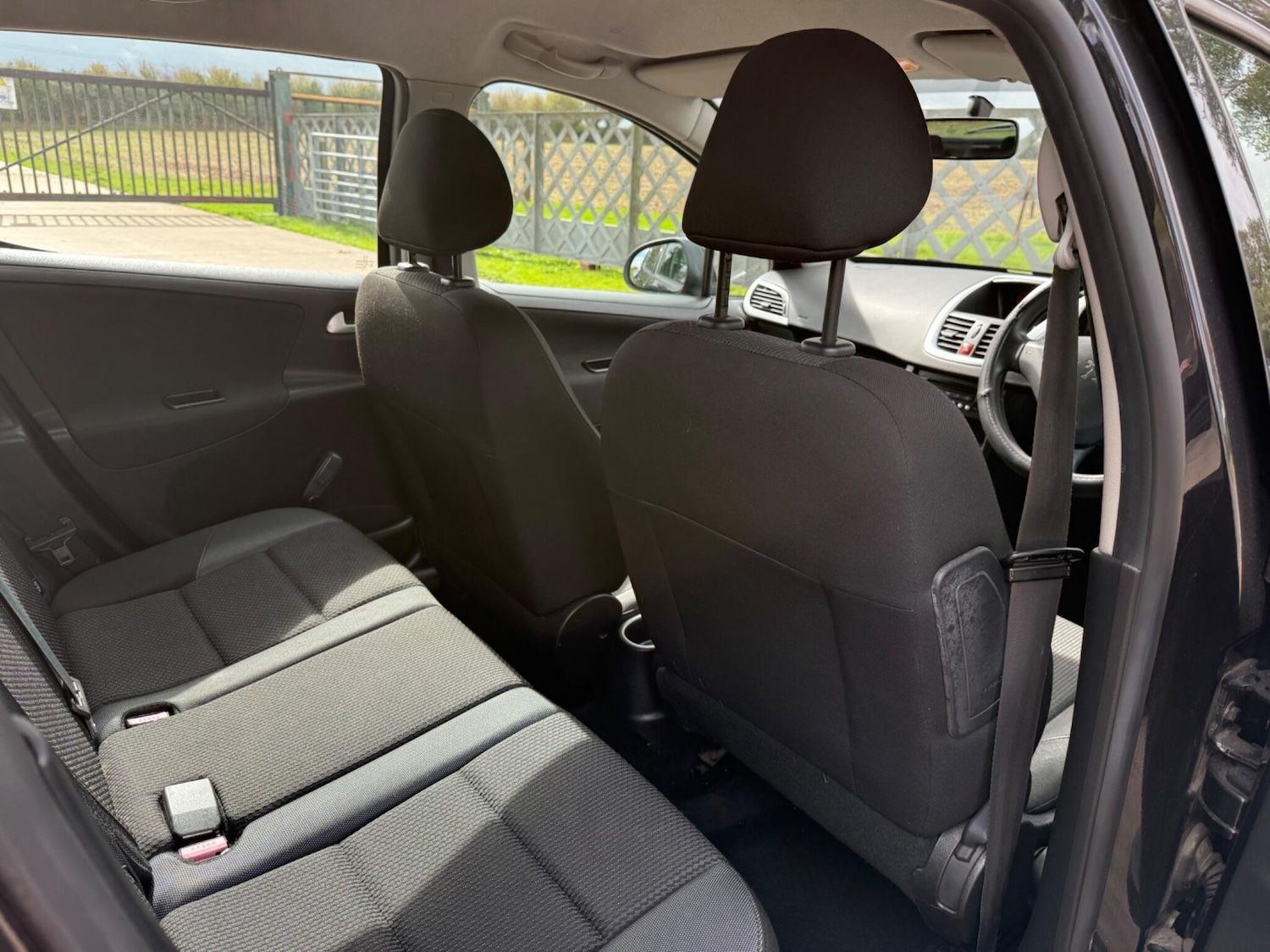 Used Peugeot 207 2010 for sale - 76370773: Photo 7