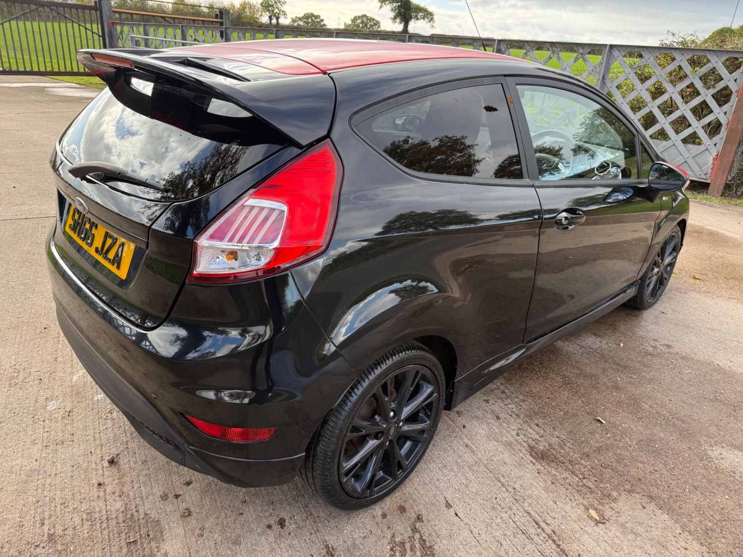 Used Ford Fiesta 2017 for sale - 76377502: Photo 7