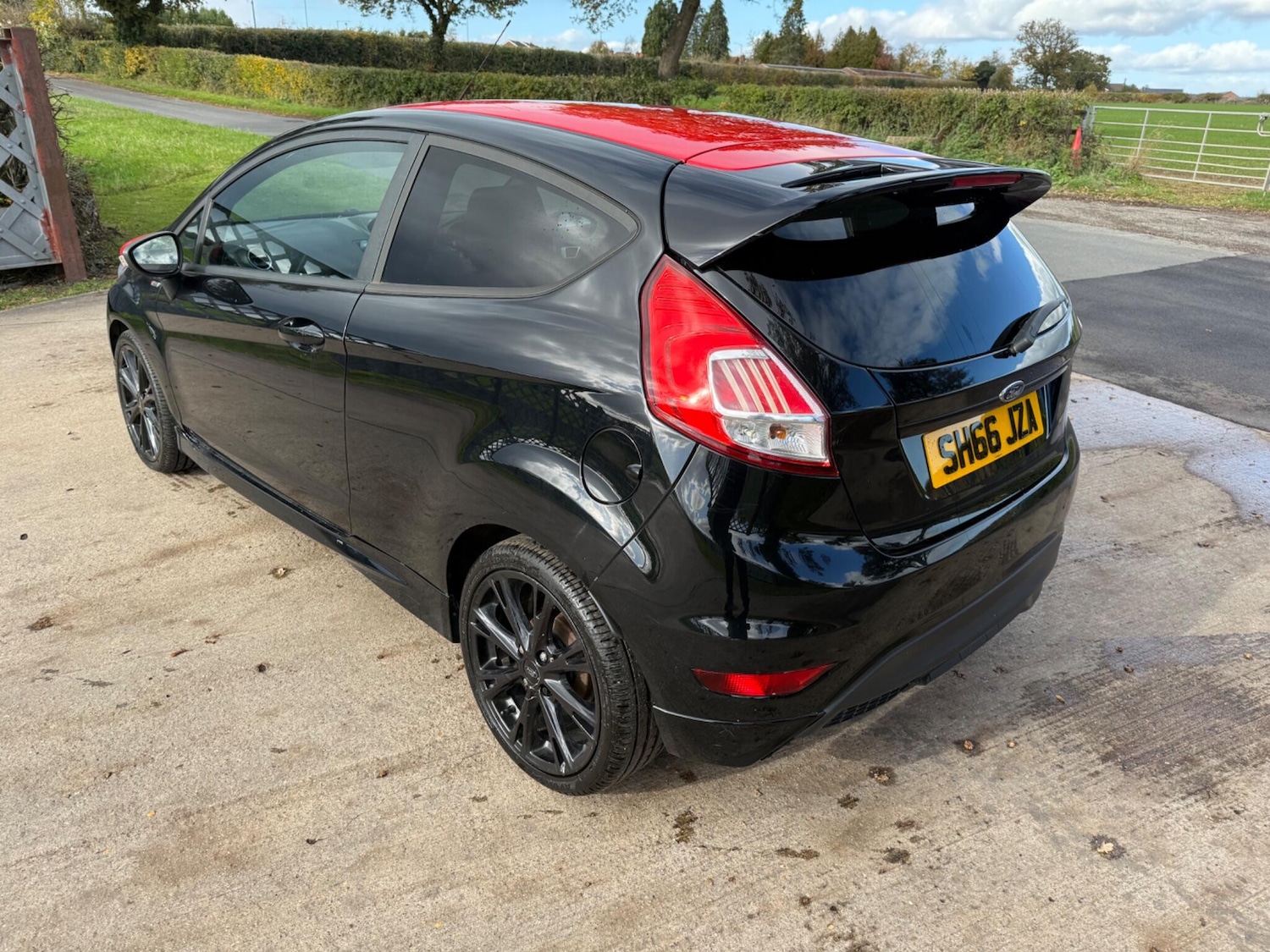 Used Ford Fiesta 2017 for sale - 76377502: Photo 9