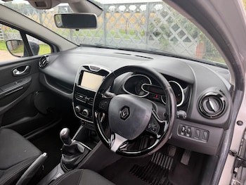 Used Renault Clio 2016 for sale - 76371398: Photo