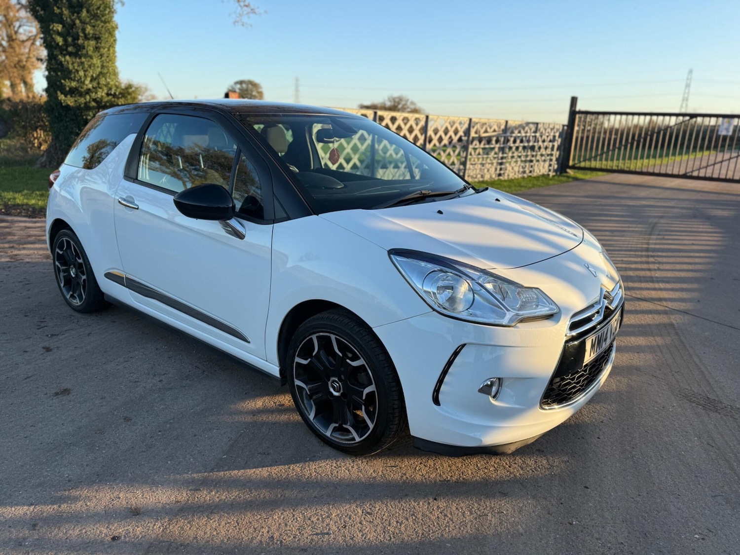 Used Citroen DS3 2014 for sale - 76700672: Photo 1