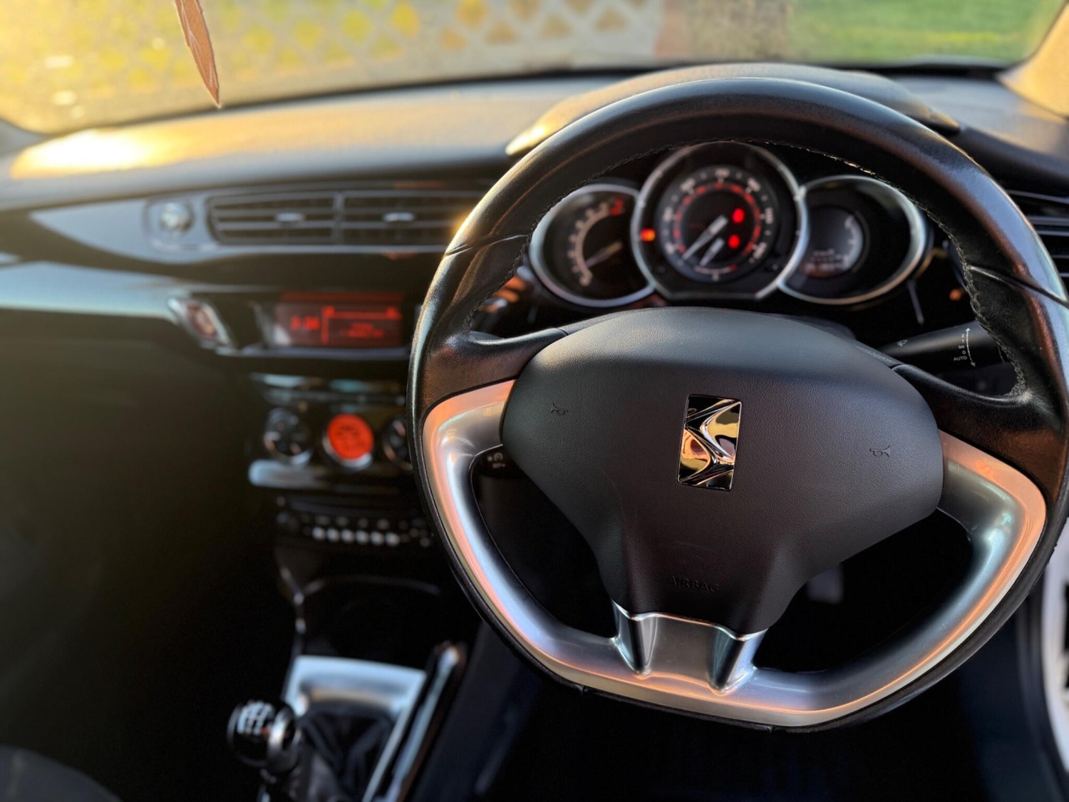 Used Citroen DS3 2014 for sale - 76700672: Photo 5