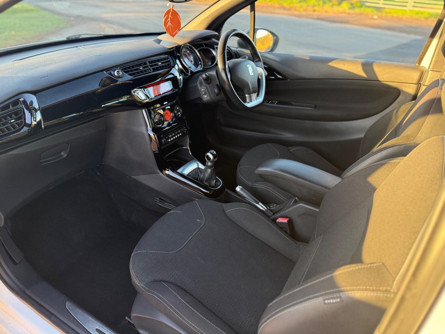 Used Citroen DS3 2014 for sale - 76700672: Photo 9