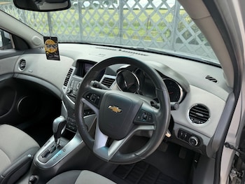 Used Chevrolet Cruze 2011 for sale - 78957857: Photo