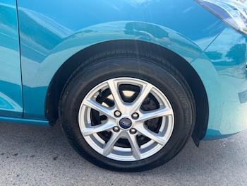 Used Ford Fiesta 2017 for sale - 79544342: Photo