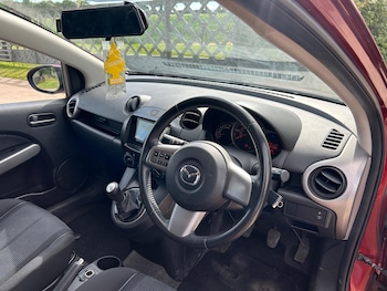 Used Mazda Mazda2 2010 for sale - 75246029: Photo