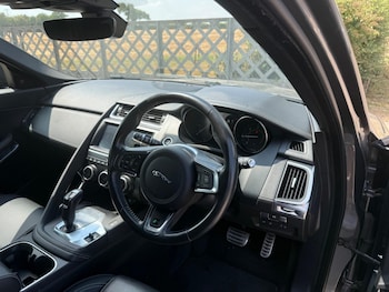 Used Jaguar E-Pace 2018 for sale - 79212697: Photo