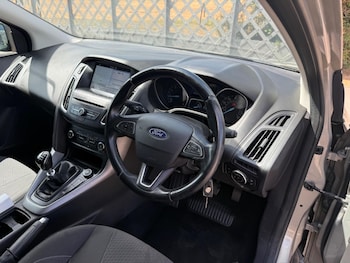 Used Ford Focus 2017 for sale - 79387508: Photo