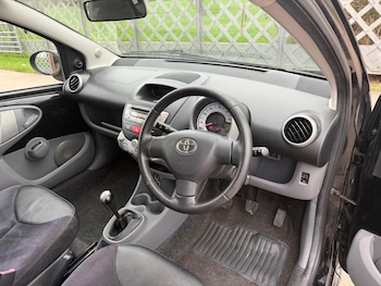 Used Toyota AYGO 2010 for sale - 77066530: Photo