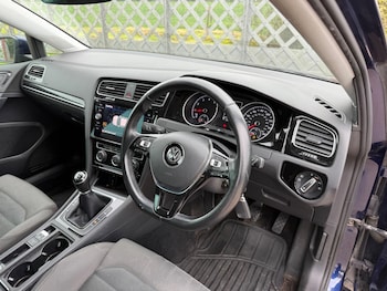 Used Volkswagen Golf 2018 for sale - 78135732: Photo