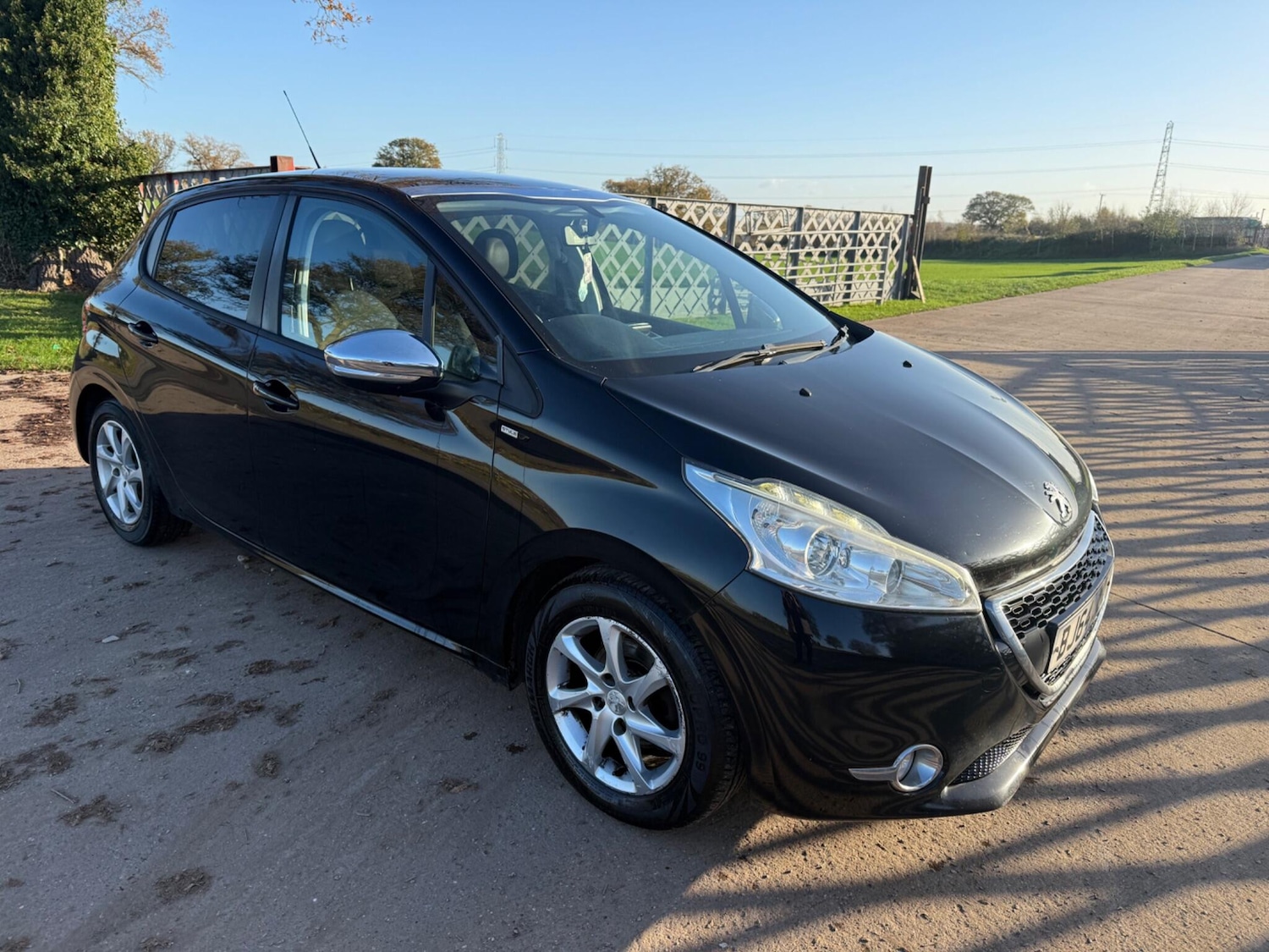 Used Peugeot 208 2014 for sale - 76607105: Photo 1