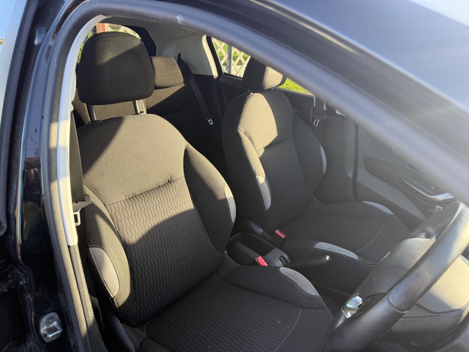 Used Peugeot 208 2014 for sale - 76607105: Photo 5