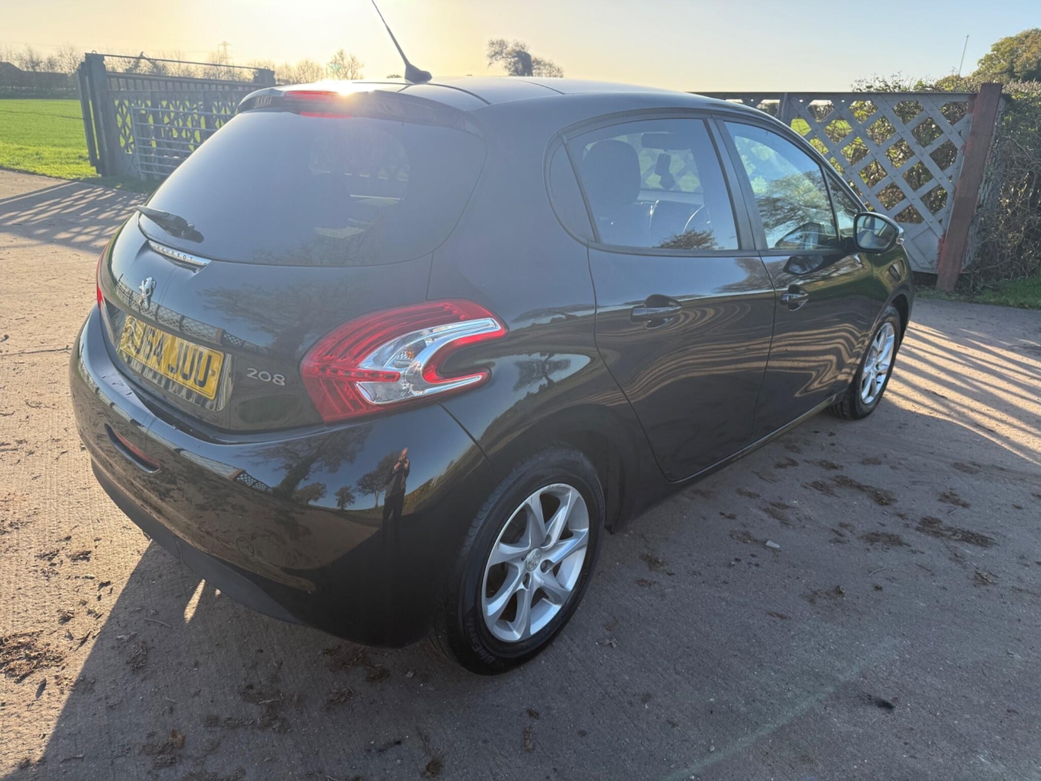 Used Peugeot 208 2014 for sale - 76607105: Photo 7