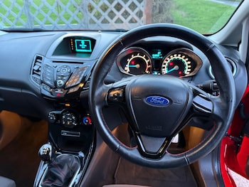 Used Ford Fiesta 2015 for sale - 76865340: Photo