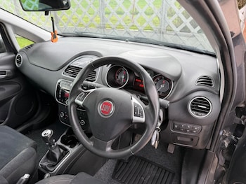 Used Fiat Punto 2016 for sale - 78318743: Photo