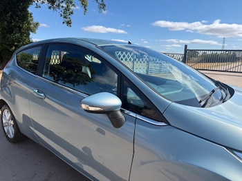 Used Ford Fiesta 2010 for sale - 79337749: Photo