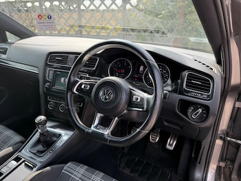Used Volkswagen Golf 2016 for sale - 75600525: Photo