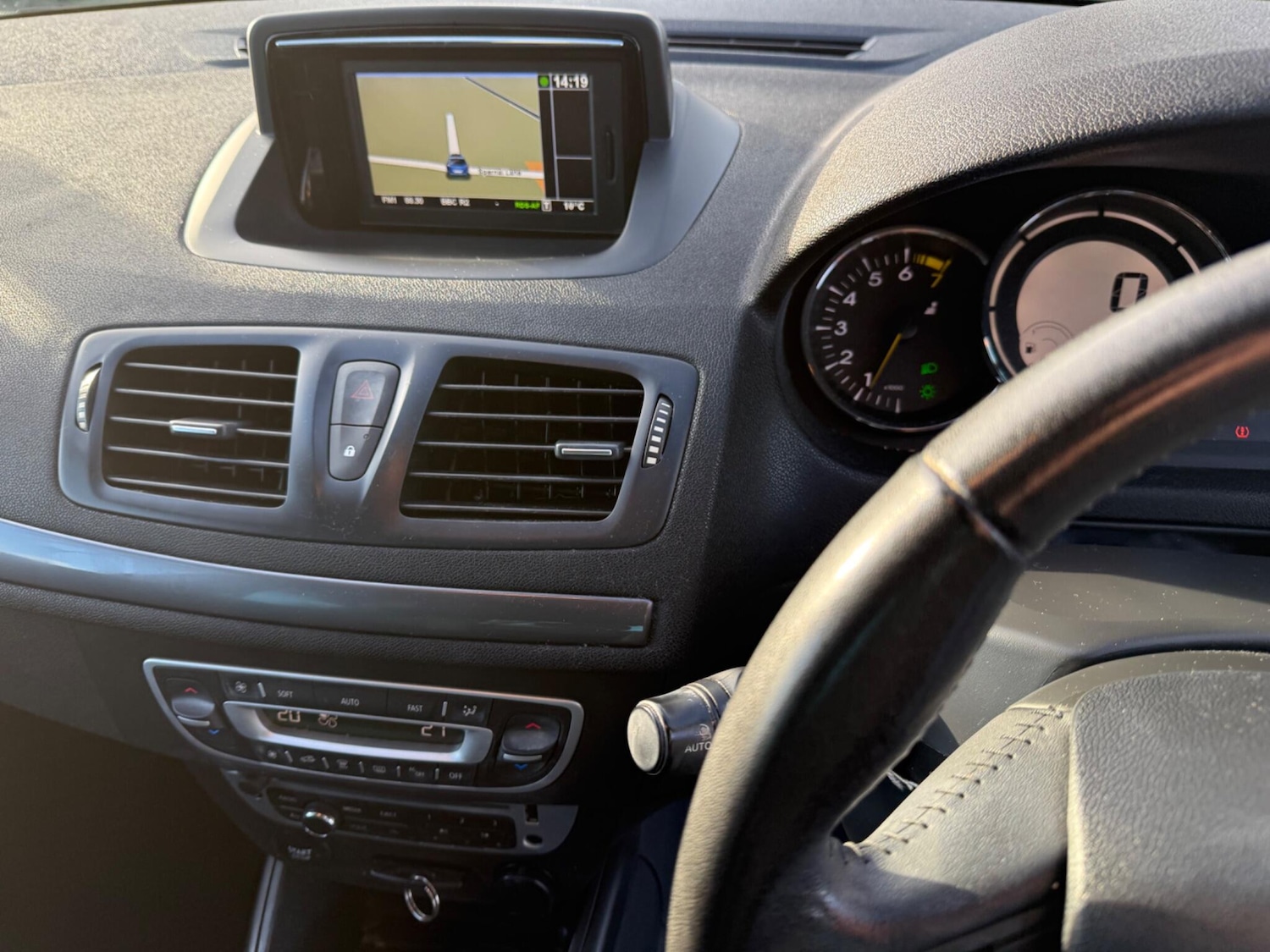 Used Renault Megane 2015 for sale - 76781765: Photo 4