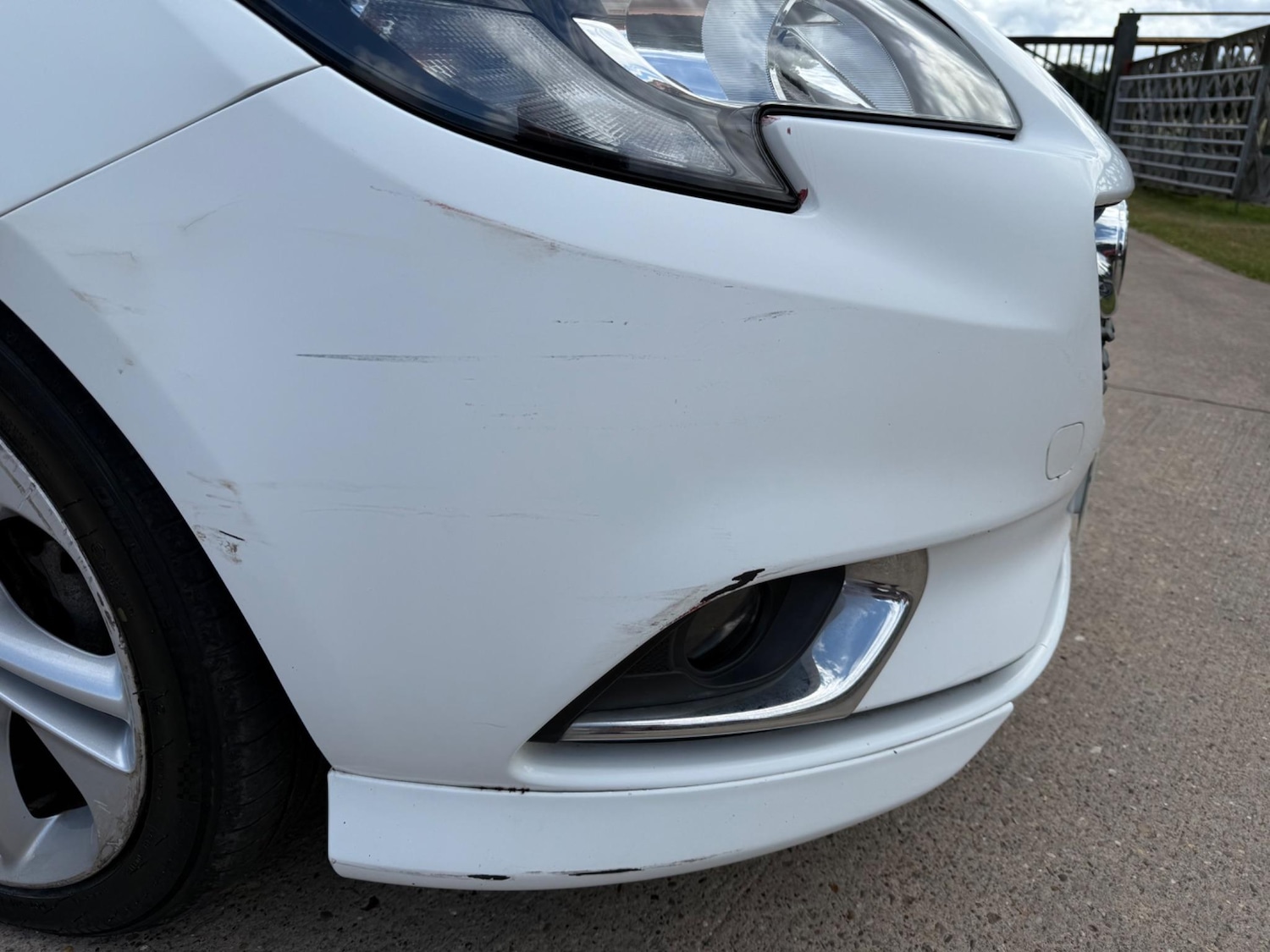 Used Vauxhall Corsa 2015 for sale - 77067225: Photo 2