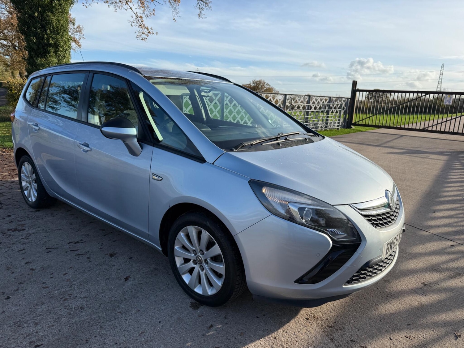 Used Vauxhall Zafira 2016 for sale - 76572800: Photo 1