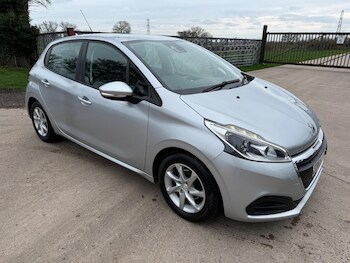 Used Peugeot 208 2015 for sale - 77737702: Photo