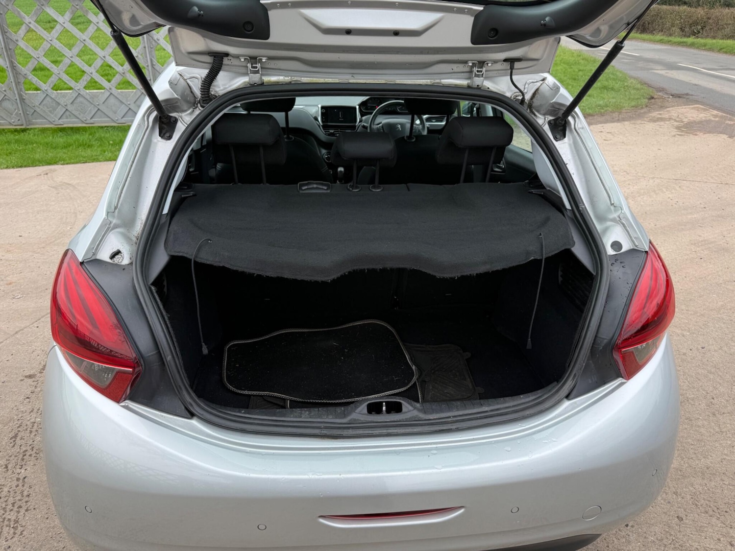 Used Peugeot 208 for sale - 77737702: Photo 9