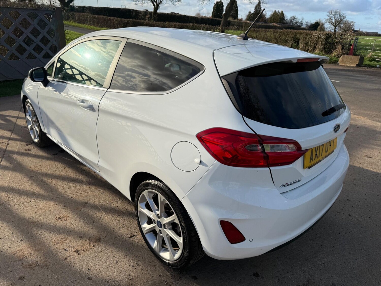 Used Ford Fiesta 2017 for sale - 77838875: Photo 8