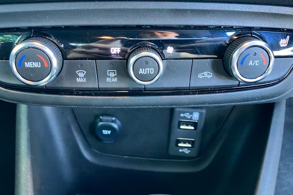 Used Vauxhall Crossland 2024 for sale - 75739749: Photo 40