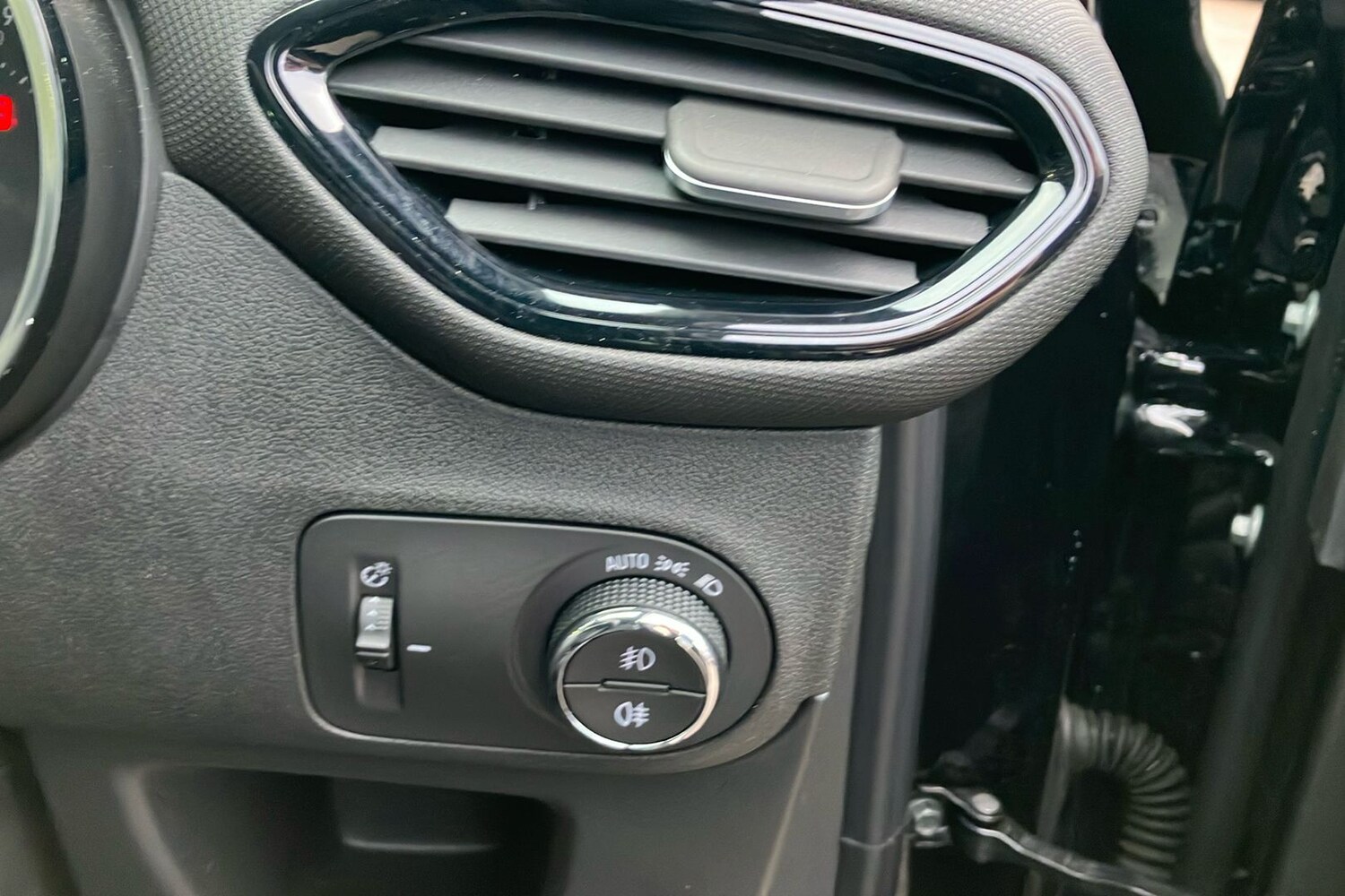 Used Vauxhall Crossland 2024 for sale - 76762872: Photo 21