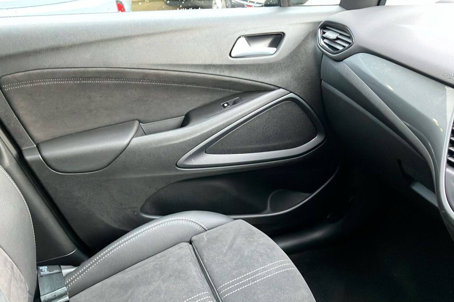 Used Vauxhall Crossland 2024 for sale - 76762872: Photo 43