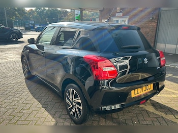 Used Suzuki Swift 2021 for sale - 76542707: Photo