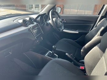 Used Suzuki Swift 2021 for sale - 76542707: Photo