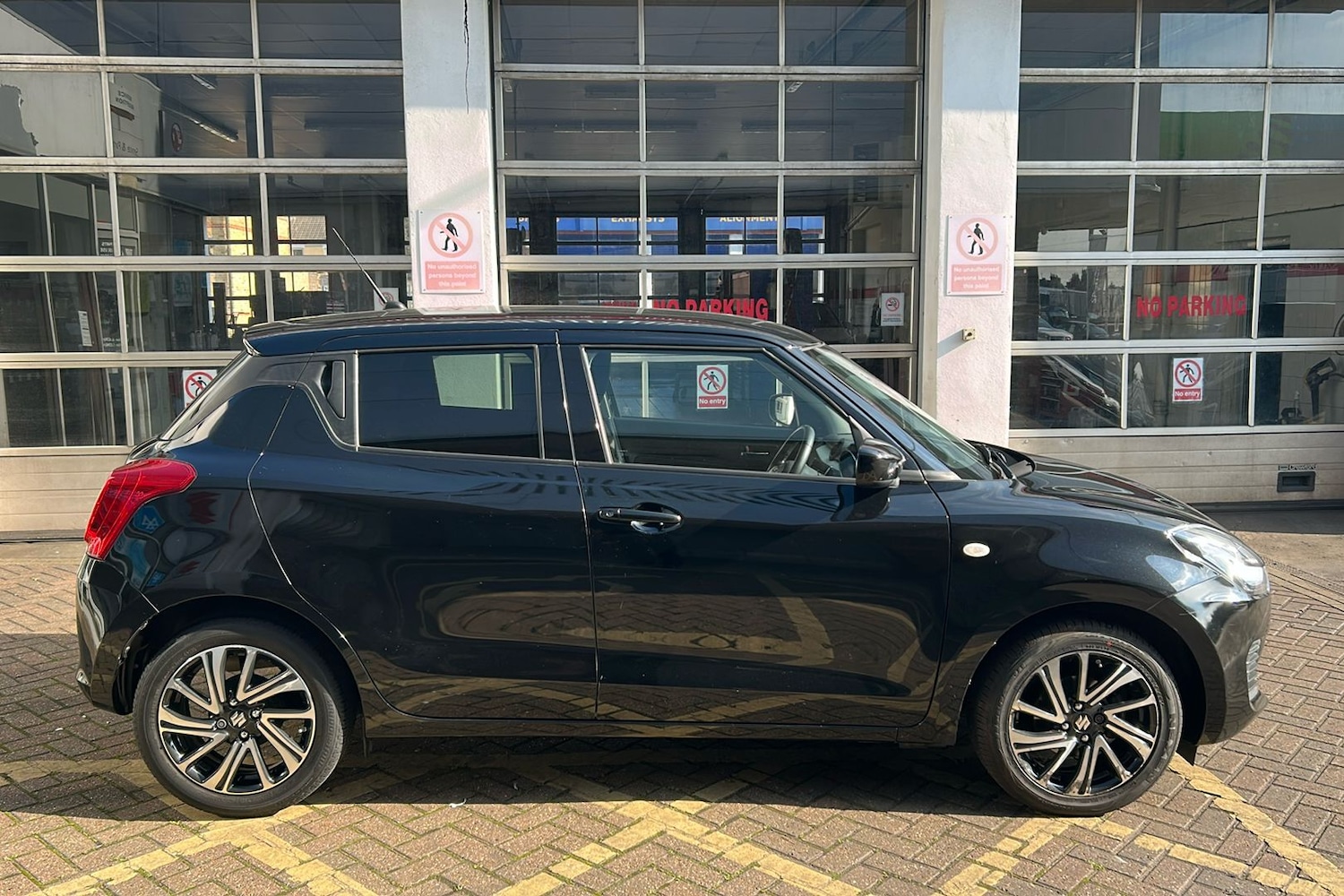 Used Suzuki Swift 2021 for sale - 76542707: Photo 6