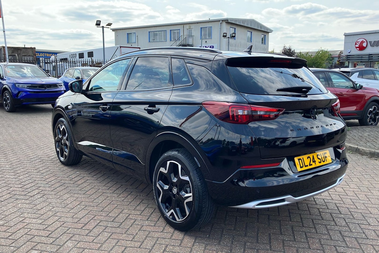 Used Vauxhall Grandland 2024 for sale - 77298158: Photo 2