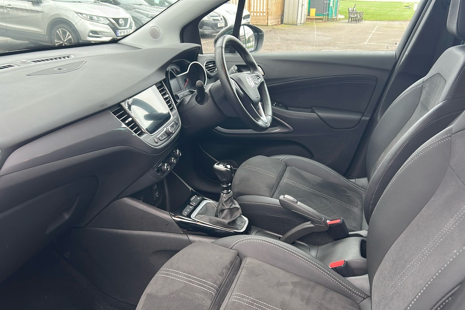 Used Vauxhall Crossland 2023 for sale - 77502499: Photo 3