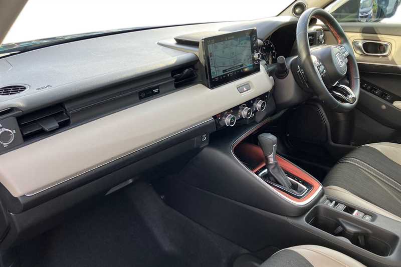 Used Honda HR-V 2022 for sale - 76954621: Photo 2