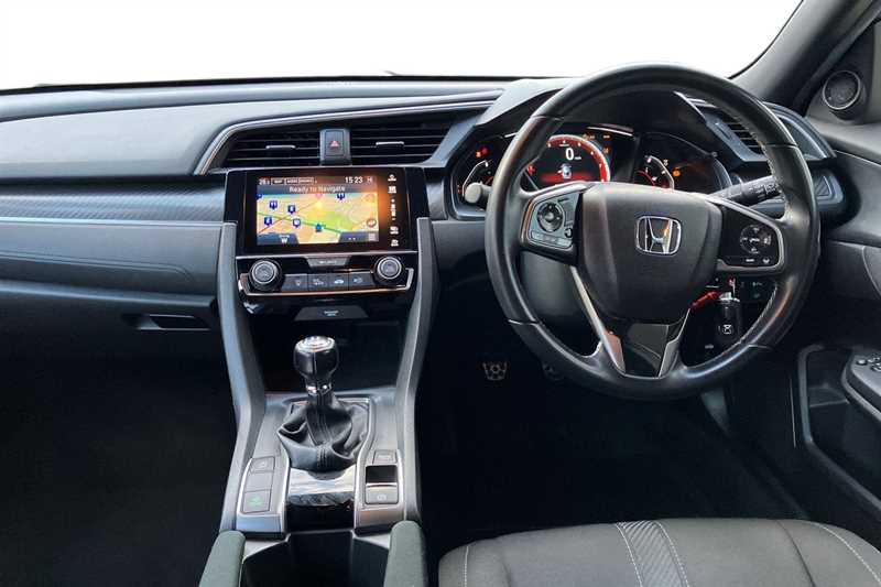 Used Honda Civic 2018 for sale - 77397575: Photo 4
