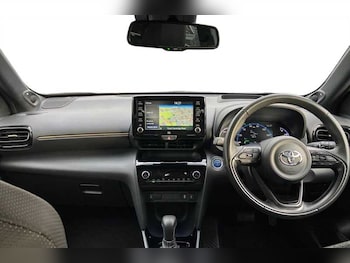 Used Toyota Yaris Cross 2022 for sale - 76191242: Photo