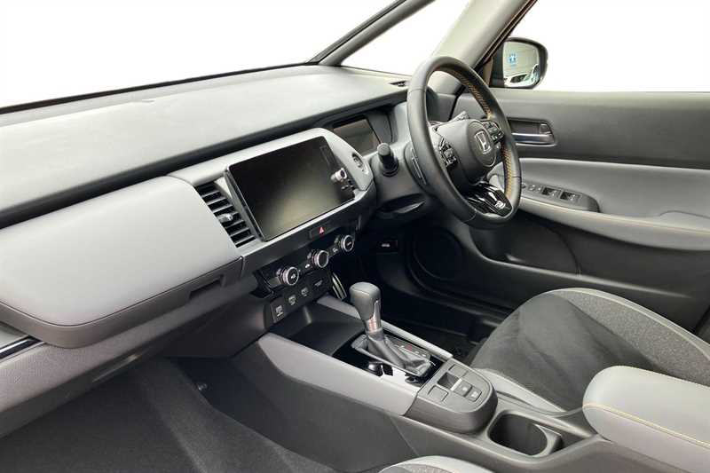 Used Honda Jazz 2024 for sale - 76086941: Photo 2