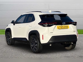 Used Toyota Yaris Cross 2023 for sale - 76705760: Photo