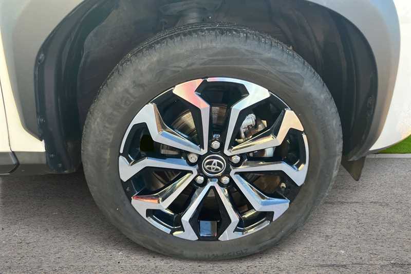 Used Toyota Yaris Cross 2023 for sale - 76705760: Photo 9