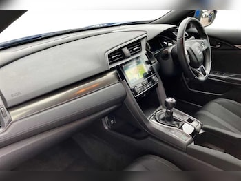 Used Honda Civic 2018 for sale - 77600672: Photo