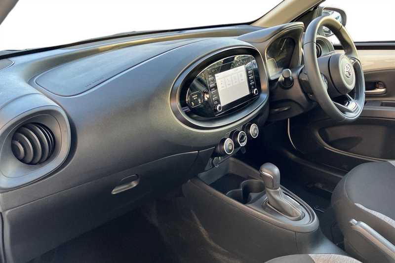 Used Toyota Aygo X 2023 for sale - 77428427: Photo 2