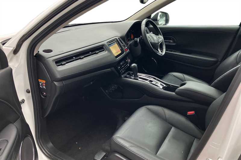 Used Honda HR-V 2018 for sale - 76552655: Photo 2