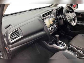 Used Honda Jazz 2018 for sale - 76169092: Photo 2