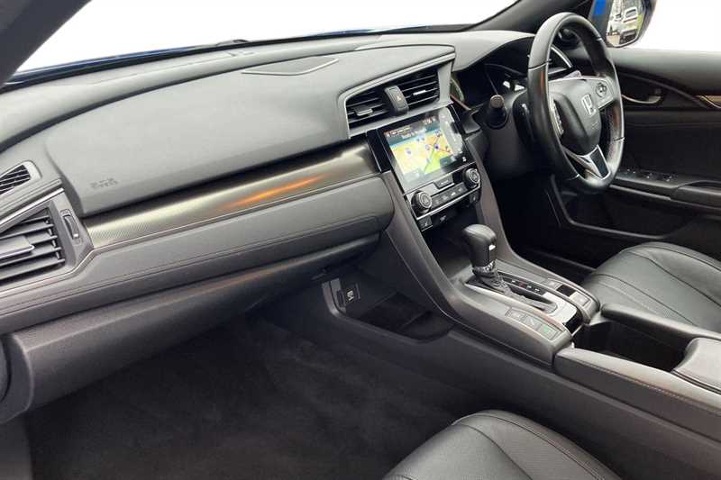 Used Honda Civic 2018 for sale - 76954584: Photo 2