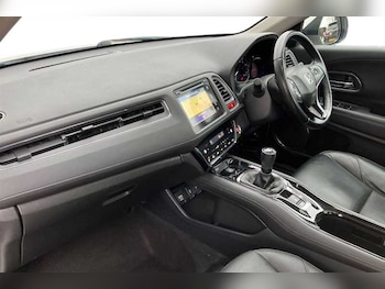 Used Honda HR-V 2018 for sale - 77031776: Photo